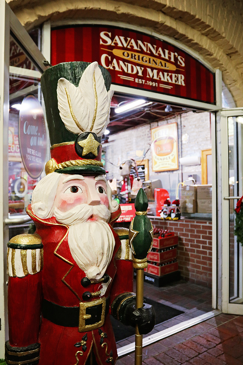 Where to Find the Best Savannah GA Christmas Lights Savannah First