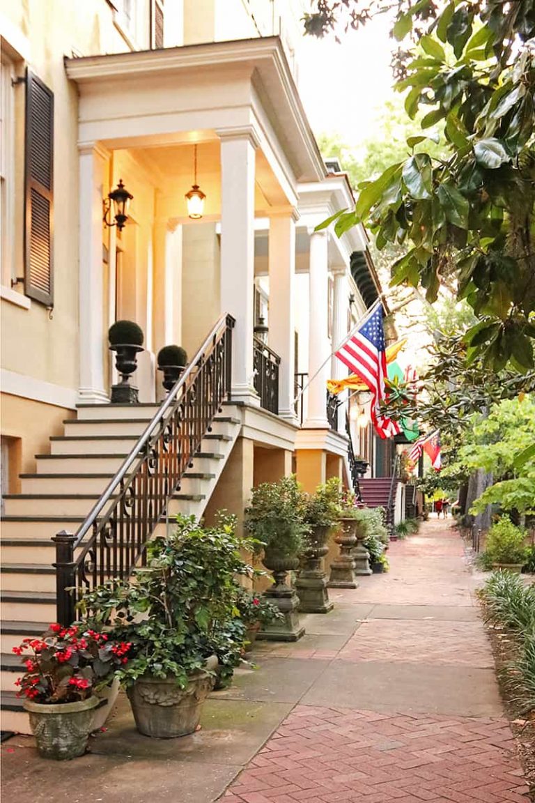 Is Jones Street Really the Prettiest Street in Savannah? Savannah