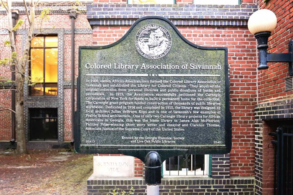 Historic marker for the Colored Library Association of Savannah