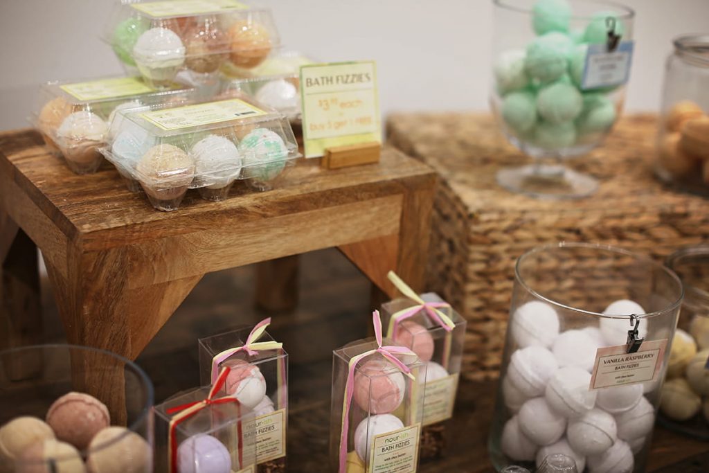 Table display with multicolored bath fizzies