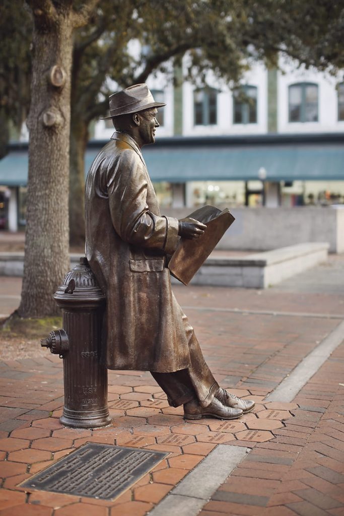 Bronze statue of Johnny Mercer overlooking Savannah's City Market