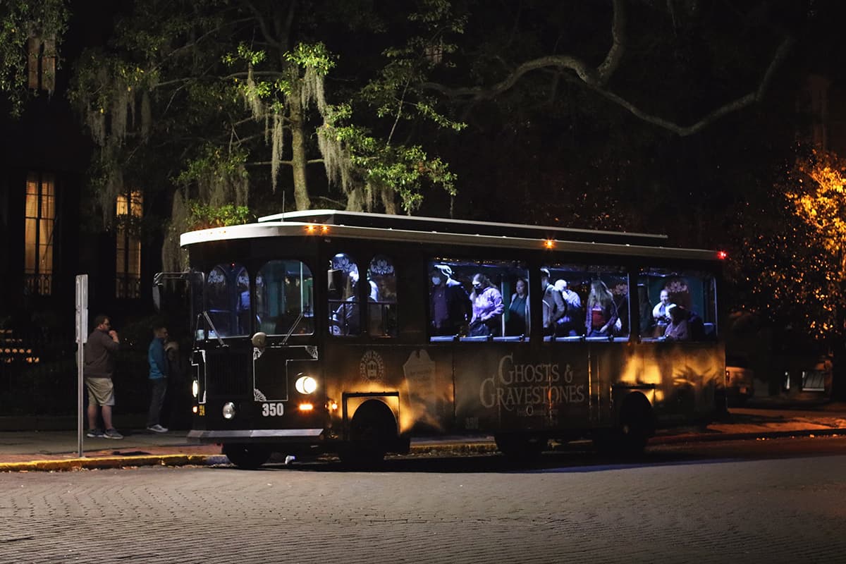 haunted bus tour savannah